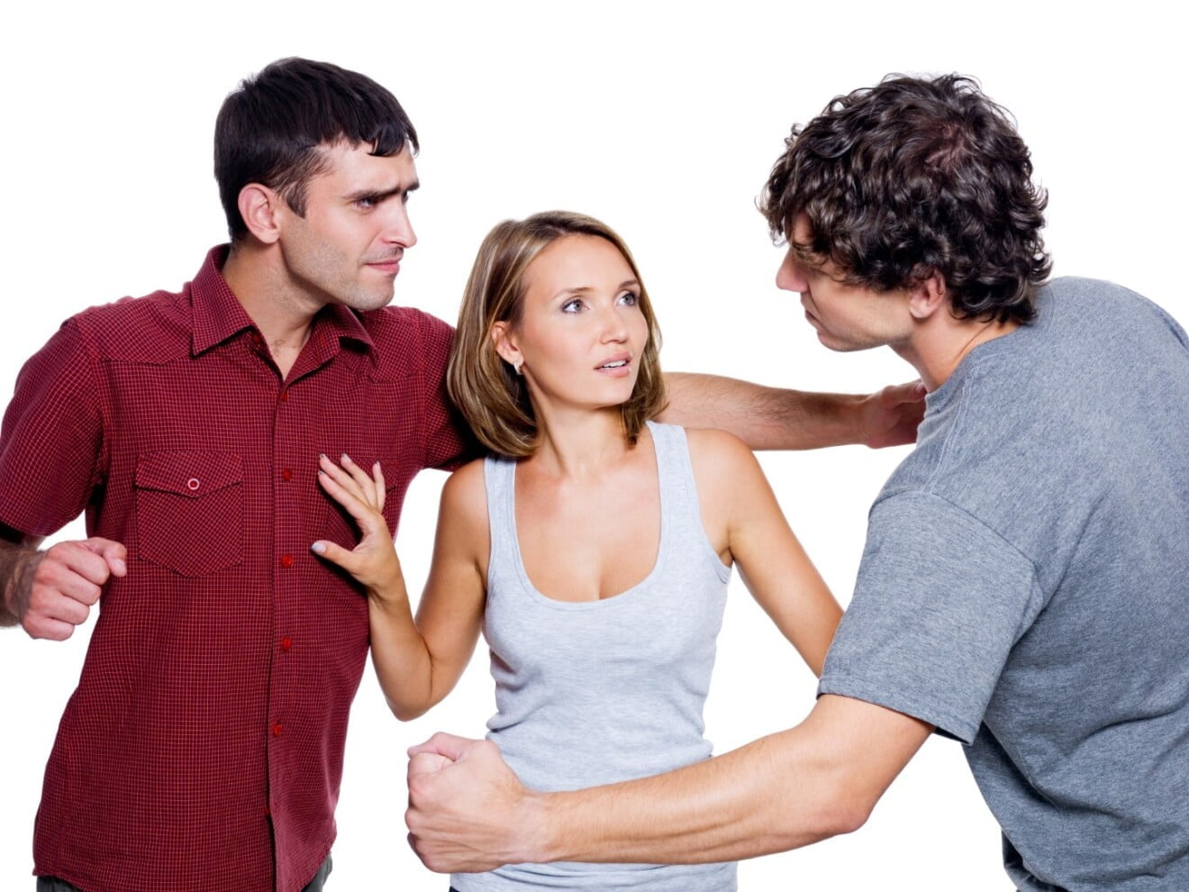 Un homme jaloux qui veut se battre avec un homme qui flirte avec sa femme